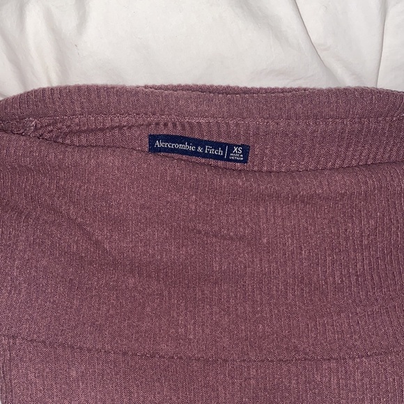 Abercrombie and Fitch ribbed off the shoulder sweater - Picture 3 of 3